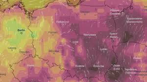 Na mapie zaznaczono miejsca zarejestrowanych wyładowań atmosferycznych z ostatnich dwóch godzin. Pogoda Ogromna Strefa Burzowa Wkracza Nad Polske Imgw Niszczycielska Moc Wiadomosci