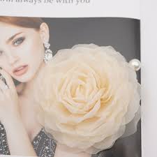 Hoa cài áo thủ công cao cấp- Vân khôi- Màu kem- size 9 cm- Vải voan