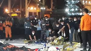 .hitam(black box) yang ada pada pesawat terbang khususnya pada pesawat komersial dan sebagai langka uji coba mereka akan memasang black box tersebut pada pesawat tipe a380 dana350. 8sa6ervijsr6um