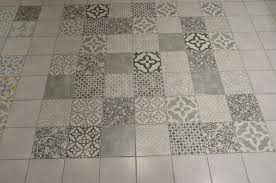 Die Vintagefliesen Der Serie Pattern Von Jasba Fur Ein Ganzheitliches Raumkonzept Ornamente Teppichfliesen Fli Fliesen Renovierungsideen Retro Fliesen