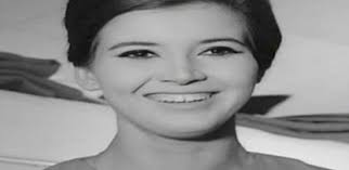 ميرفت امين هيه ممثله مصريه، قدمها عبد الحليم حافظ للجمهور لما وقفت قدامه فى اخر. Ø£Ù„ÙˆØ§Ù† Ø§Ù„ÙˆØ·Ù† 7 Ø±Ø¬Ø§Ù„ ÙÙŠ Ø­ÙŠØ§Ø© Ù…ÙŠØ±ÙØª Ø£Ù…ÙŠÙ† Ù‡Ø°Ù‡ Ø§Ù„Ø²ÙŠØ¬Ø© Ù†Ø¯Ù…Øª Ø¹Ù„ÙŠÙ‡Ø§