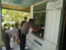 Kegiatan sosial merupakan salah satu kegiatan imi (ikatan motor indonesia) untuk membantu sesama serta meningkatkan interaksi sosial antar komunitas otomotif di indonesia. Bakti Sosial Di Musholla Desatabu Darat Dan Desa Sungai Rangas Polres Hulu Sungai Tengah