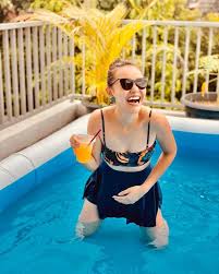 Amanda manopo di sela sela syuting menyempatkan bercanda dengan para. Profil Dan Biodata Amanda Manopo Terlengkap Dengan Foto Terbaru