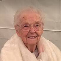 Lynn Bevis's Instagram, Twitter & Facebook