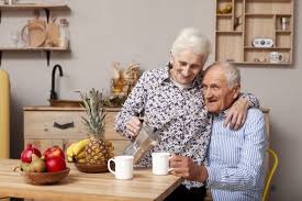 Lade Altes Paar Beim Kaffee In Der Kuche Kostenlos Herunter Alte Paare Kaffee Kuche