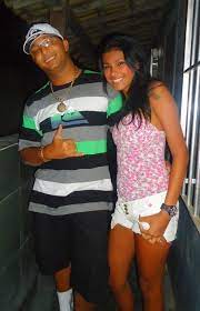 Mc roba cena parado na esquina. Chega Ao Fim O Casamento Dos Mcs Pocahontas E Rouba Cena Entretenimento R7 Famosos E Tv