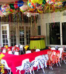 Parties for kids seem simple to execute in theory. 3 Cheers For Chairs Los Angeles Children S Party Planner Send In The Clowns