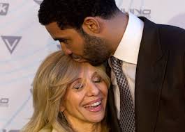 Bigger than the Beatles and still a 'mama's boy': Deconstructing Drake's  success