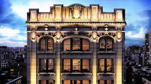 It has roman columns and balconies. Jeff Bezos Buys Fifth Avenue Condo Spread For Around 80 Million Architectural Digest