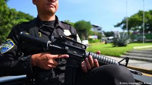 Dónde señala que «toda aquella persona que promueva o provoque incendios; El Salvador Policias Condenados Por Simular Enfrentamiento Para Asesinar A Adolescentes Las Noticias Y Analisis Mas Importantes En America Latina Dw 15 11 2019