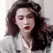 Qiu Shuzhen, who was hurt by love after becoming famous, married and gave  birth to a daughter after retiring from acting, and now supports her  daughter's debut