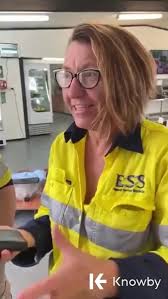 Video-of-employee-using-Knowby-work-instructions_1