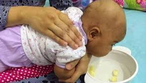 Saya isikan air panas tu lebih kurang suku saja. Jangan Amalkan Rawatan Wap Air Bawang Putih Pada Bayi Anda Bahaya The Reporter