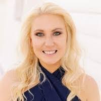 Holly Berdan's Instagram, Twitter & Facebook