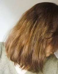 Wendet man das shampoo zu häufig und über einen langen zeitraum an, kann es vor allem bei sehr hellen strähnen oder weißen haaren dazu kommen, dass die haare einen unerwünschten grauen oder lila farbton erhalten. Die Effektivsten Purple Und Blaushampoos Fur Deine Haare Glanz Staub