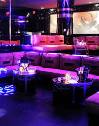 How much does a big oak dining room table cost? 1 Oak Nightclub Dance Floor Table No Cover Nightclubs