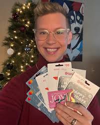 HOLIDAY GIVEAWAY! I get so much love from my Besties all year long so this  year I want to give back to 10 of you! The holidays are fast approaching  and I