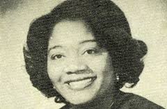 Carrie Oldham's Instagram, Twitter & Facebook