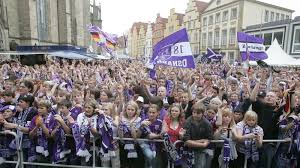 Bis Zu 2000 Fans Vor Dem Rathaus Programm Fur Die Aufstiegsfeier Des Vfl Osnabruck Steht Fest