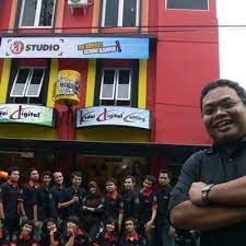 Nah, di choco plate kamu bisa menikmati coklat yang berbentuk piring. Kedai Digital Studio Kdstudio Jogja Twitter