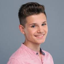 Your little man will look stylish, and if he has a v hairline, this hairstyle will perfectly suit him. Kids Hairstyles Childrens Hairstyles Haircuts For Children And Teenagers