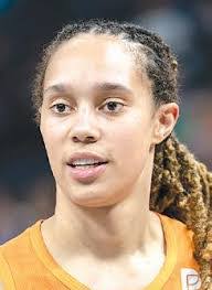 Sheila Bedenbender's Instagram, Twitter & Facebook