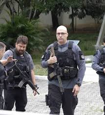 Ecko foi capturado enquanto visitava parentes na comunidade das três pontes, no bairro de paciência, zona oeste do rio, informou a polícia. Xd4qz45sh53nsm
