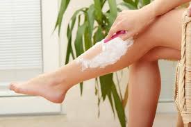 Bulu kaki bagi sebagian wanita dianggap sebagai pengganggu sehingga harus setelah anda membersihkan dan membilas kaki anda, jangan lupa untuk memakai pelembab kulit. Coba Simak Cara Menghilangkan Bulu Kaki Di Sini Alodokter