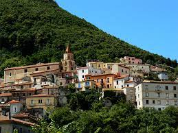 It is typically italian with narrow, cobbled streets, piazzas, numerous bars and restaurants and some unusual little shops. Maratea Wikipedia