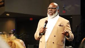 T. D. Jakes Keeps Preaching Revival After Shooting Down Rumors -  Christianity Today