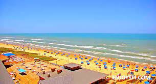 Set in south padre island, within 500 metres of south padre island beach and 1.7 km of andy bowie park, island sun morning condo #3 offers accommodation with free wifi, air conditioning and an outdoor swimming pool. South Padre Island Showing Exemplary Social Distancing On The Beach Livefromspi Texas Border Business