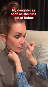 Hallie Schaffer's Instagram, Twitter & Facebook