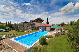 Der Grosse Beheizte Aussenpool Ist Ein Besonderes Highlight Unseres Hauses Bei Angenehmen 33 C Toben Sie Sich Auf 5 12 Metern Aus Und Aussenpool Pool Aussen