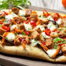Easy Firecracker Flatbread Pizza With Quorn Pieces Recipe Quorn Recipes Quorn Flatbread Pizza