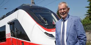 Auf linkedin können sie sich das vollständige profil ansehen und mehr über die kontakte von florian van der bellen, mba und jobs bei ähnlichen unternehmen erfahren. Alexander Van Der Bellen Besichtigte Neuen Obb Cityjet Zug Bundesprasident