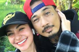 Tak hanya itu, keduanya pun. Harapan Nora Alexandra Usai Jerinx Bebas Fokus Ke Keluarga Musik Dan Bisnis Kumparan Com