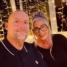 Where is the best place to donate toys in Kirkcaldy before Christmas? I  also have a 6 foot Christmas tree (see photo) to donate. Thanks everyone! 🎄