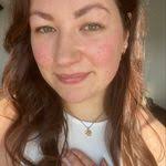 Laura Cluck's Instagram, Twitter & Facebook