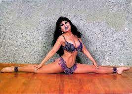 Bellevue, jackson county, iowa found : Lyn May Feet 10 Photos Celebrity Feet Com