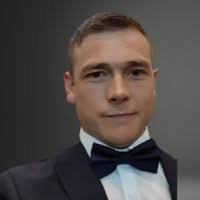 Perry Newman's Instagram, Twitter & Facebook