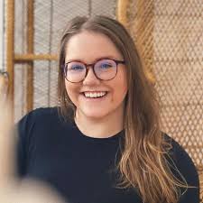 Erin Bourne Headshot