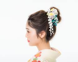 成人式の髪型をぐんと可愛く ロングならアップヘアで清楚に Non No