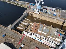 M/s aurora botnia färdigställs i raumo tre perspektiv på fartygsbygget. Rauma Marine Constructions