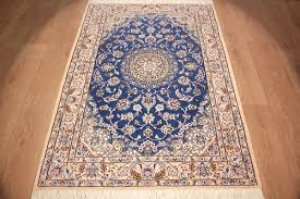 Es handelt sich bei diesem teppich um einen besonders fein geknüpften typ mit vorwiegend hellem gesamteindruck (kolorit). Perser Teppich Nain 9la Mit Seide 155x105 Cm Beige