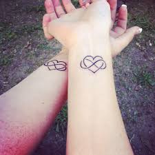 Pin By Fanii Catanzariti On Tattoos Heart Tattoo Designs Tattoos For Daughters Sister Tattoos