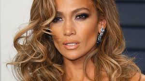 Jennifer lopez and dayvi, victor cardenas baila conmigo (2019). Botox Unterstellung Jennifer Lopez Legt Sich Mit Hatern An Promiflash De
