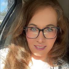 Who is a good seamstress in Murrells Inlet area?