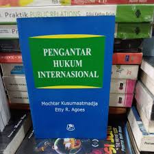 Umur 92 tahun) adalah seorang akademisi dan diplomat indonesia. Buy Introduction To International Law Pengantar Hukum Internasional Seetracker Malaysia