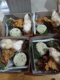 Nasi Daun Jeruk Komplit Jeruk Nasi