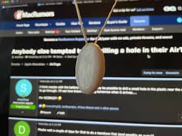 Pour ce nouveau niveau, il faut citer 6 choses qui se portent autour du cou, 8 choses qui servent aux personnes âgées et enfin 8 mots associés à la photo d'un bonhomme de neige. Et Pourquoi Pas Forer Un Trou Dans La Caboche De L Airtag Igeneration